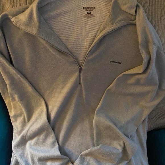 Patagonia 1/4 zip pullover - Picture 3 of 4